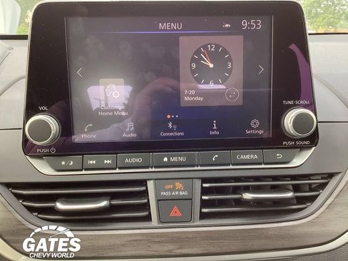 Used 2025 Nissan Altima 2.5 SV AWD/4WD image 3