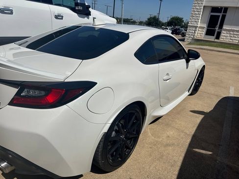 Used 2023 Toyota GR86 Premium RWD image 4