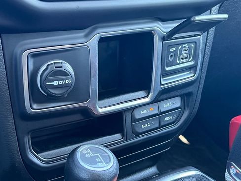 Used 2019 Jeep Wrangler Unlimited Sport image 34