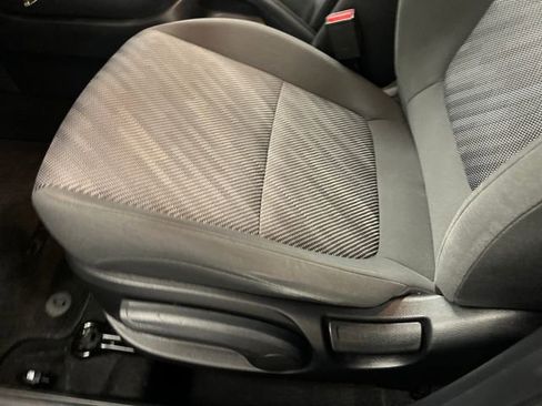 Certified 2024 Kia Seltos LX image 12