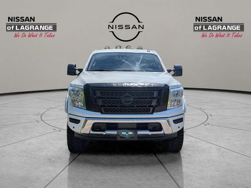 Used 2020 Nissan Titan SV w/ SV Convenience Package AWD/4WD image 2