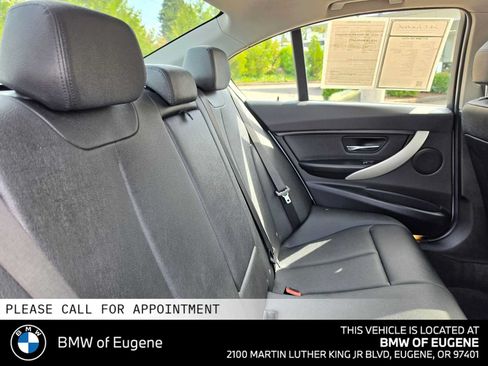 Used 2017 BMW 320i xDrive Sedan AWD/4WD image 15