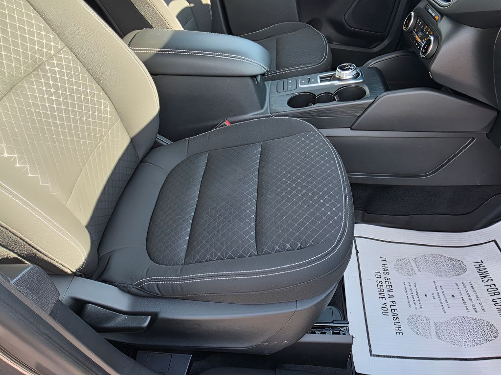 Certified 2024 Ford Escape Active AWD/4WD image 35