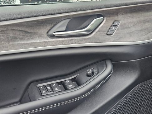 New 2025 Jeep Grand Cherokee L Limited w/ Trailer Tow Package image 11