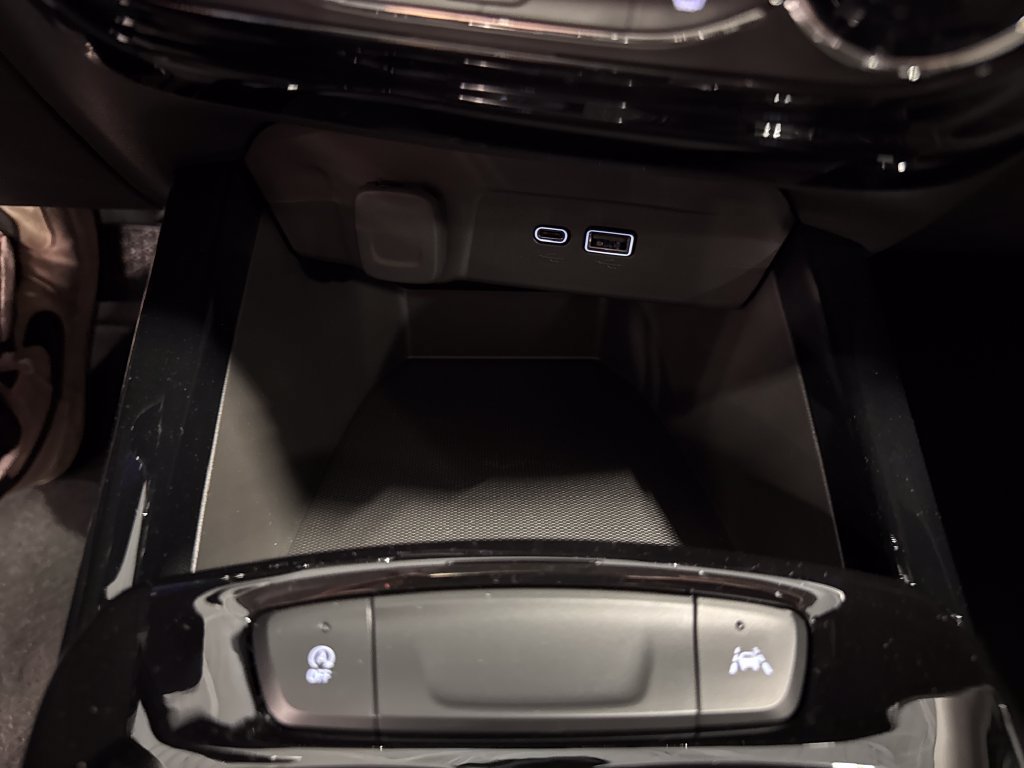 New 2026 Chevrolet Trax ACTIV w/ Driver Confidence Package FWD image 16