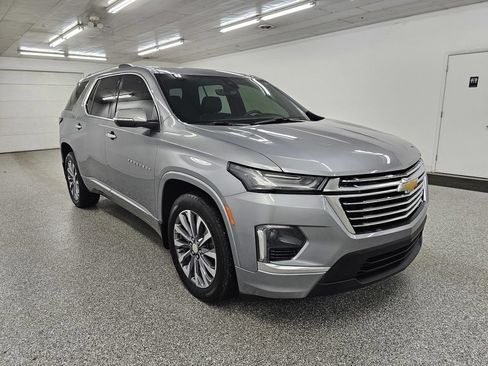 Used 2023 Chevrolet Traverse Premier AWD/4WD image 3