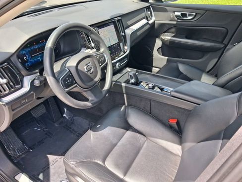 Used 2023 Volvo S60 B5 Core FWD image 13