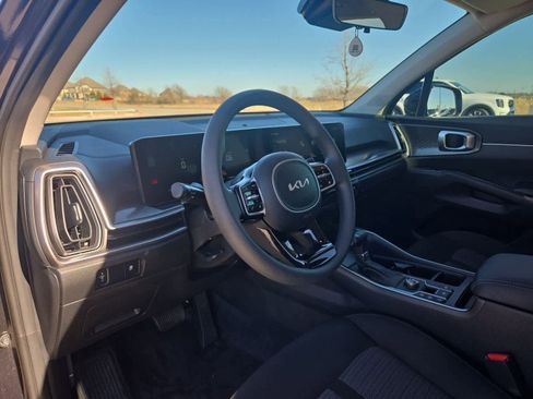 Certified 2025 Kia Sorento LX image 2