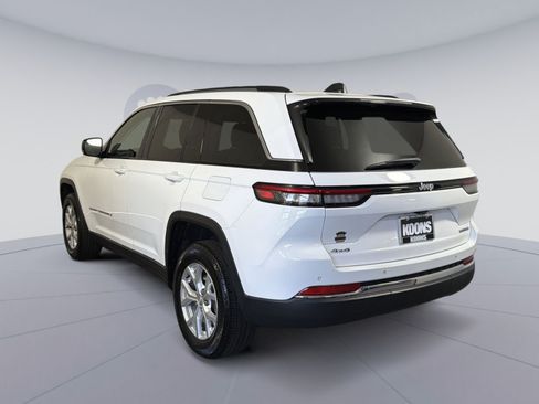 Used 2023 Jeep Grand Cherokee Limited AWD/4WD image 4