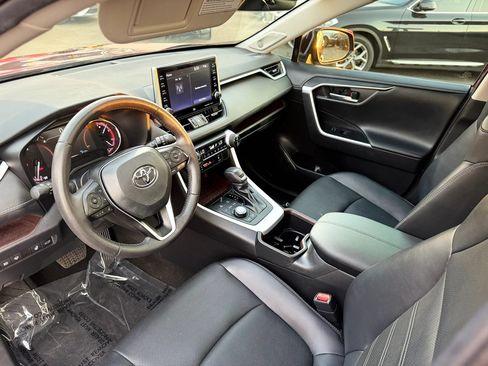 Used 2022 Toyota RAV4 Limited w/ Limited Grade Weather Package AWD/4WD image 11