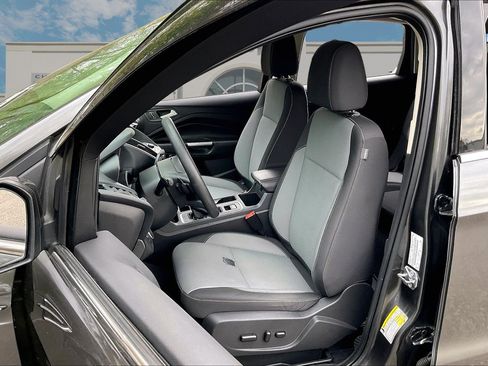 Used 2017 Ford Escape SE w/ Equipment Group 201A AWD/4WD image 22