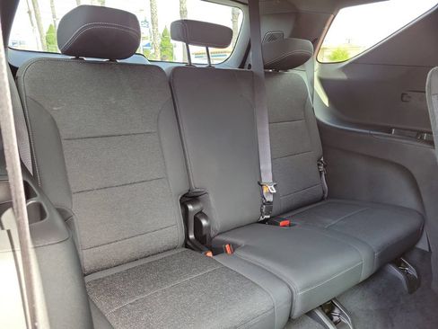 Used 2026 Chevrolet Traverse LT FWD image 21