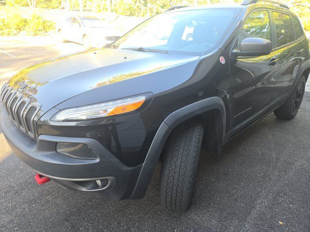 Used 2016 Jeep Cherokee Trailhawk w/ Comfort/Convenience Group AWD/4WD image 1
