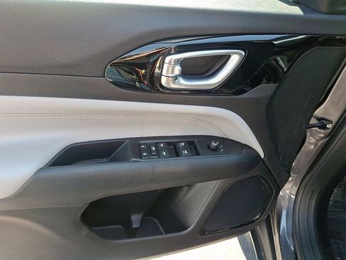 Used 2022 Jeep Compass Limited AWD/4WD image 12