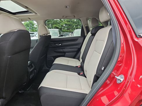 Used 2023 Honda CR-V EX image 11