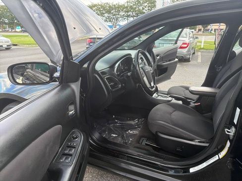 Used 2013 Chrysler 200 Touring FWD image 12