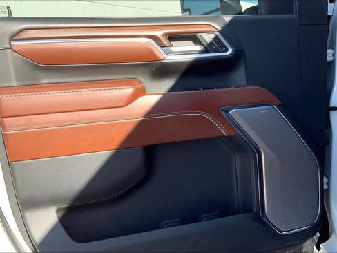 Used 2024 GMC Sierra 3500 Denali Ultimate image 21