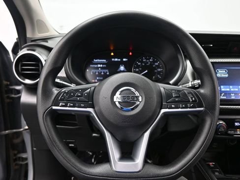 Used 2021 Nissan Kicks SV image 14