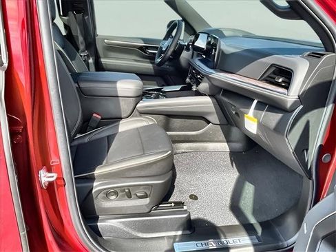 New 2025 Chevrolet Suburban Premier image 15