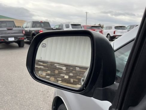 Used 2017 Toyota Sienna Limited image 31