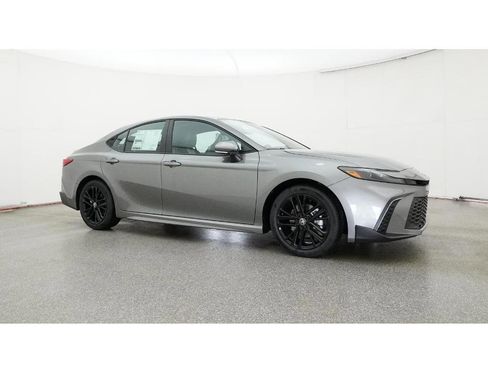 New 2026 Toyota Camry SE image 28