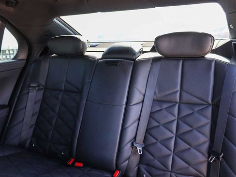 Used 2023 BMW 740i w/ Parking Assistance Package image 22