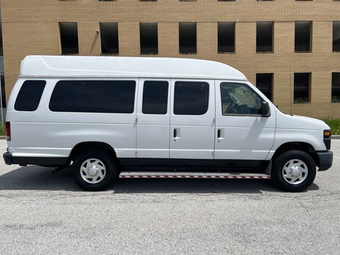 Used 2013 Ford E-250 and Econoline 250 Extended w/ PWR Group RWD image 9