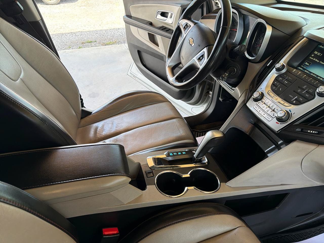 Used 2015 Chevrolet Equinox LTZ AWD/4WD image 22