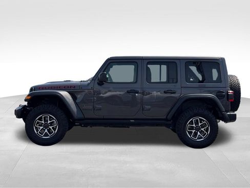 Used 2025 Jeep Wrangler Unlimited Rubicon AWD/4WD image 4