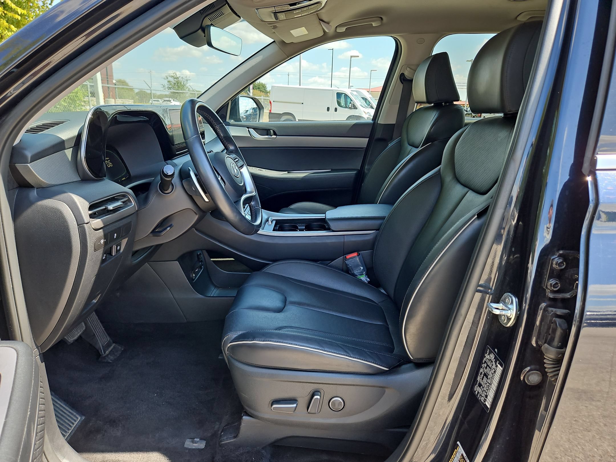 Used 2025 Hyundai Palisade SEL FWD image 9