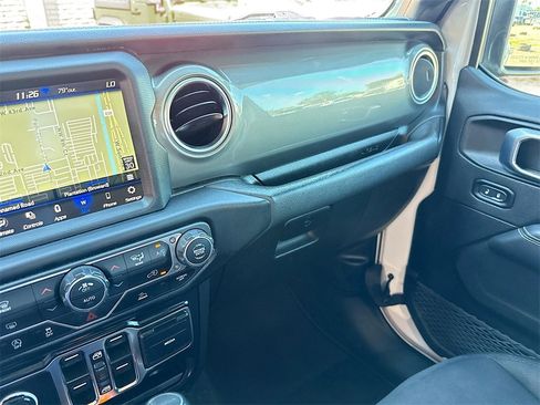 Used 2023 Jeep Gladiator Overland image 24