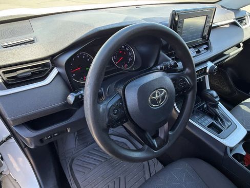 Used 2020 Toyota RAV4 XLE AWD/4WD image 10