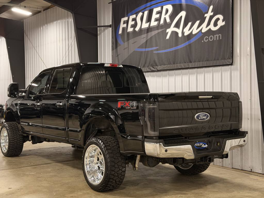 Used 2017 Ford F250 Lariat w/ Chrome Package AWD/4WD image 4