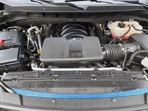 Used 2025 Chevrolet Suburban High Country image 40