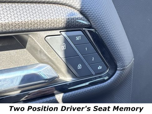 Used 2022 Chevrolet Silverado 1500 ZR2 w/ Technology Package image 5