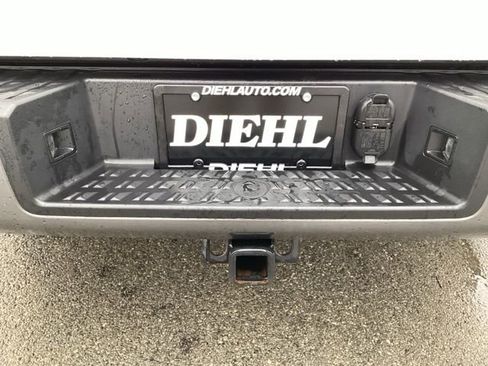 Used 2024 Nissan Titan Platinum Reserve w/ Moonroof Package image 11