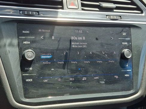 Used 2020 Volkswagen Tiguan SE w/ Panoramic Sunroof Package AWD/4WD image 18