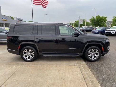 Used 2022 Jeep Wagoneer Series II AWD/4WD image 2