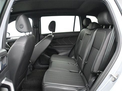 Used 2024 Volkswagen Tiguan SE R-Line AWD/4WD image 8