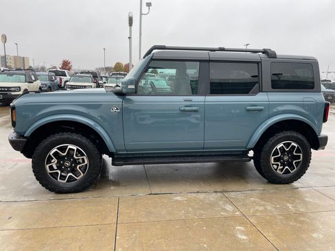 Used 2022 Ford Bronco Outer Banks image 2