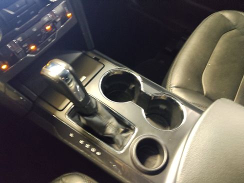 Used 2017 Ford Explorer XLT w/ Equipment Group 202A image 26