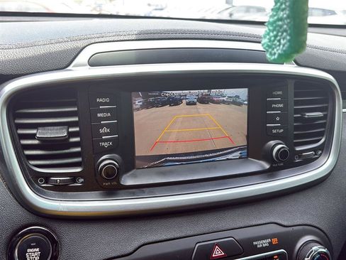 Used 2020 Kia Sorento S FWD image 6