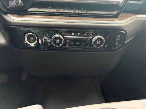 Used 2022 Chevrolet Silverado 1500 LT AWD/4WD image 23