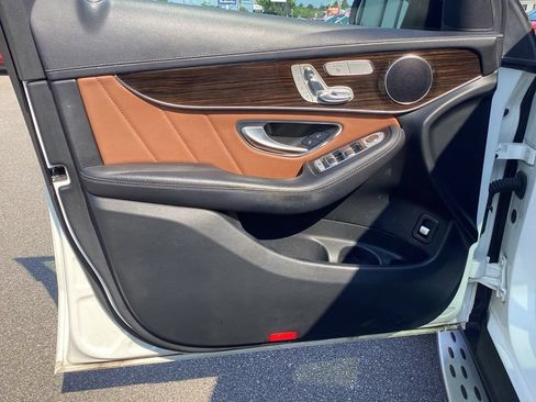Used 2022 Mercedes-Benz GLC 43 AMG 4MATIC image 9