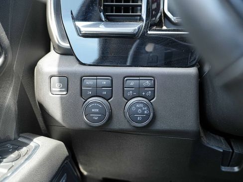 Used 2025 Chevrolet Silverado 1500 RST AWD/4WD image 35