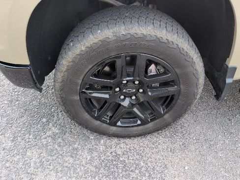 Used 2022 Chevrolet Silverado 1500 Custom Trail Boss AWD/4WD image 4