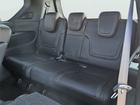 New 2026 Nissan Armada SL w/ Captain's Chari Seat Package image 18