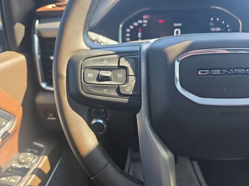 Used 2024 GMC Sierra 2500 Denali w/ Denali Reserve Package image 28