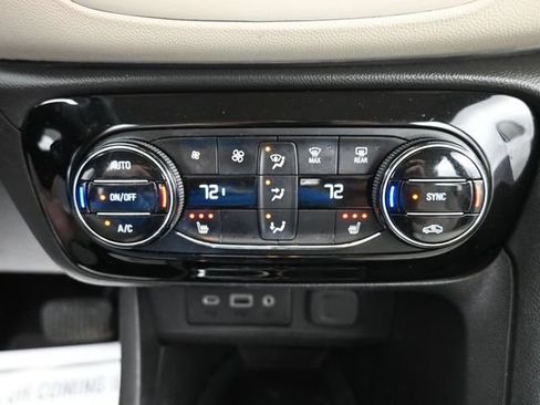 Used 2021 Buick Encore GX Select w/ Sport Touring Package AWD/4WD image 15