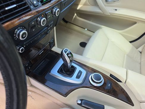 Used 2008 BMW 550i Sedan RWD image 23